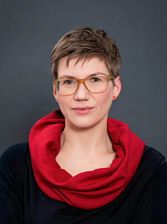 daniela_farbe_hoch_RGB_72dpi-e1639589200533.png